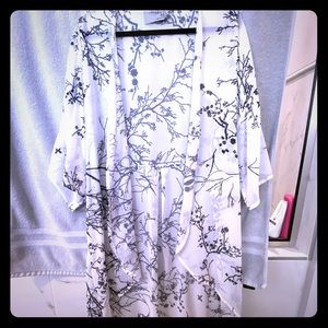 Flowy, open front, see through kimono